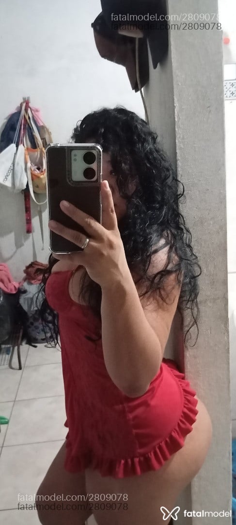Acompanhante mulher morena (o) de olhos castanhos - Jhapa Rabetuda Acompanhante mulher morena (o) de olhos castanhos - Jhapa Rabetuda