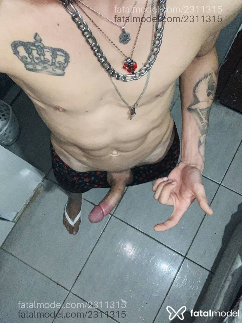 Acompanhante homem com cabelo castanho de olhos pretos em Taubaté - Pyetro Henrique