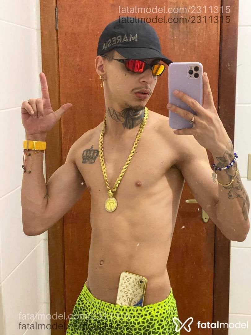 Acompanhante homem com cabelo castanho de olhos pretos em Taubaté Acompanhante homem com cabelo castanho de olhos pretos em Taubaté - Pyetro Henrique