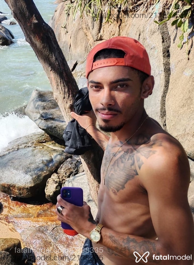 Acompanhante homem morena (o) de olhos mel em Florianópolis - Oliveira
