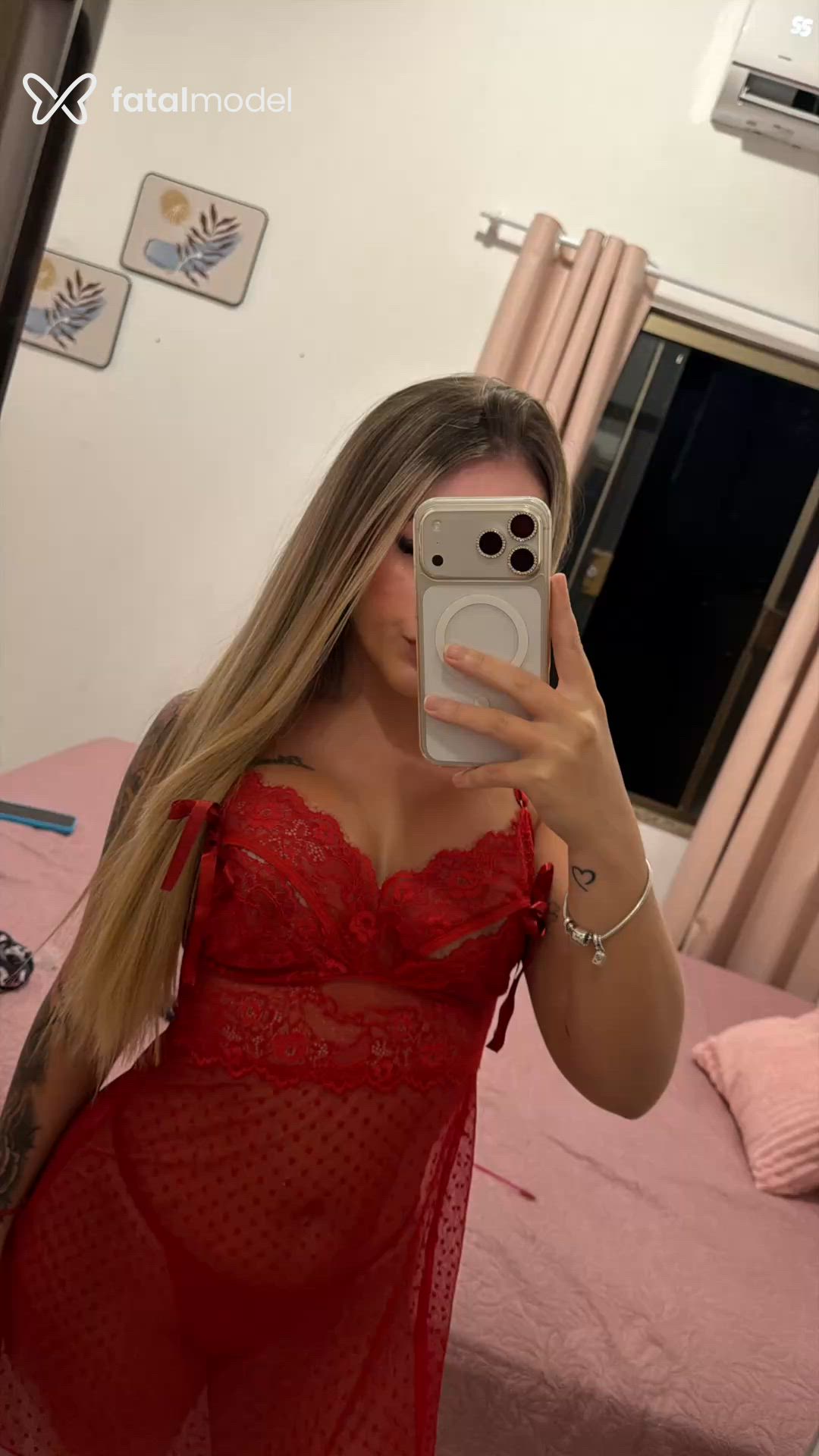 Acompanhante mulher loira (o) de olhos castanhos - Luna Ribeiro