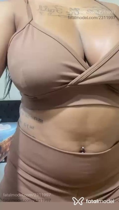 Acompanhante mulher morena (o) de olhos castanhos - Mayara Acompanhante mulher morena (o) de olhos castanhos - Mayara