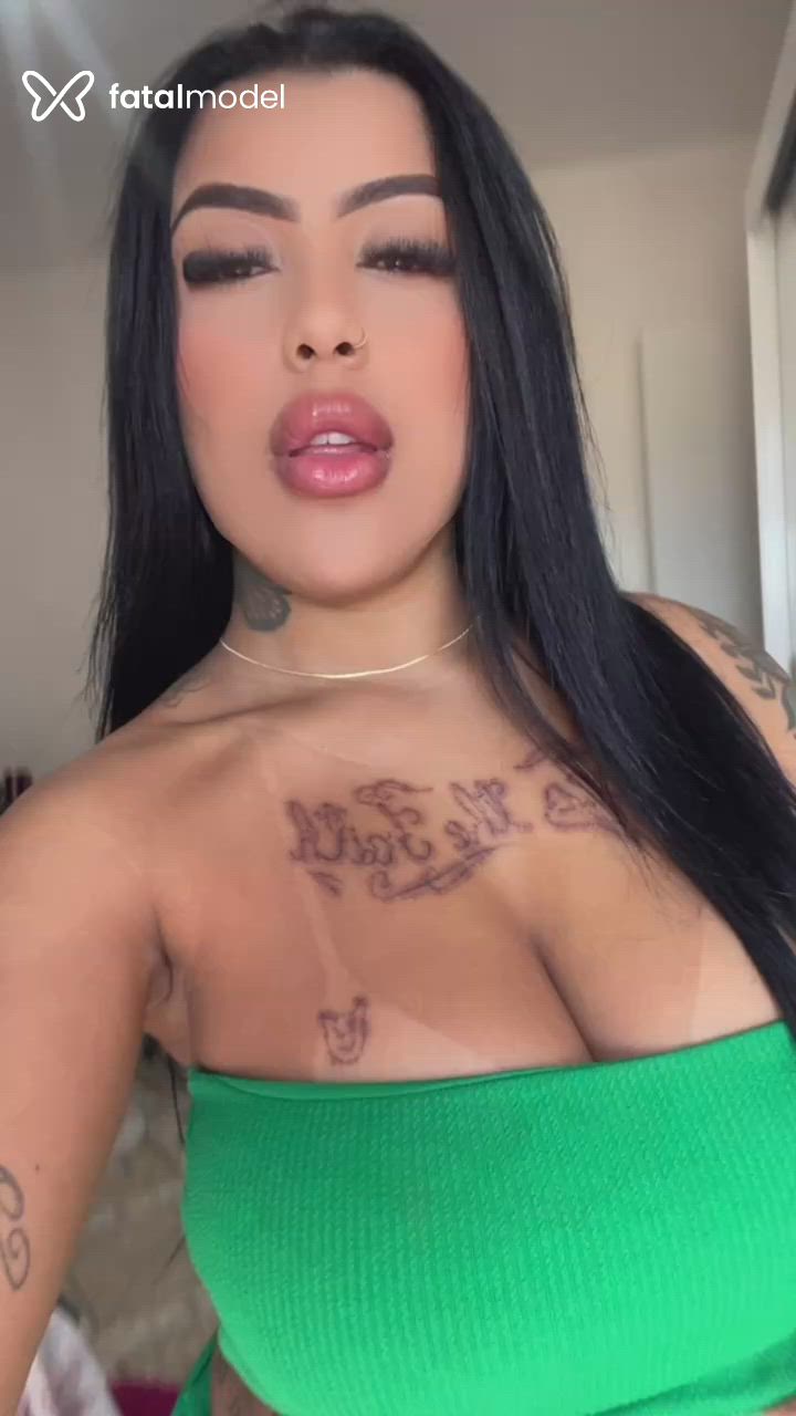Acompanhante mulher morena (o) de olhos castanhos - Mayara Acompanhante mulher morena (o) de olhos castanhos - Mayara