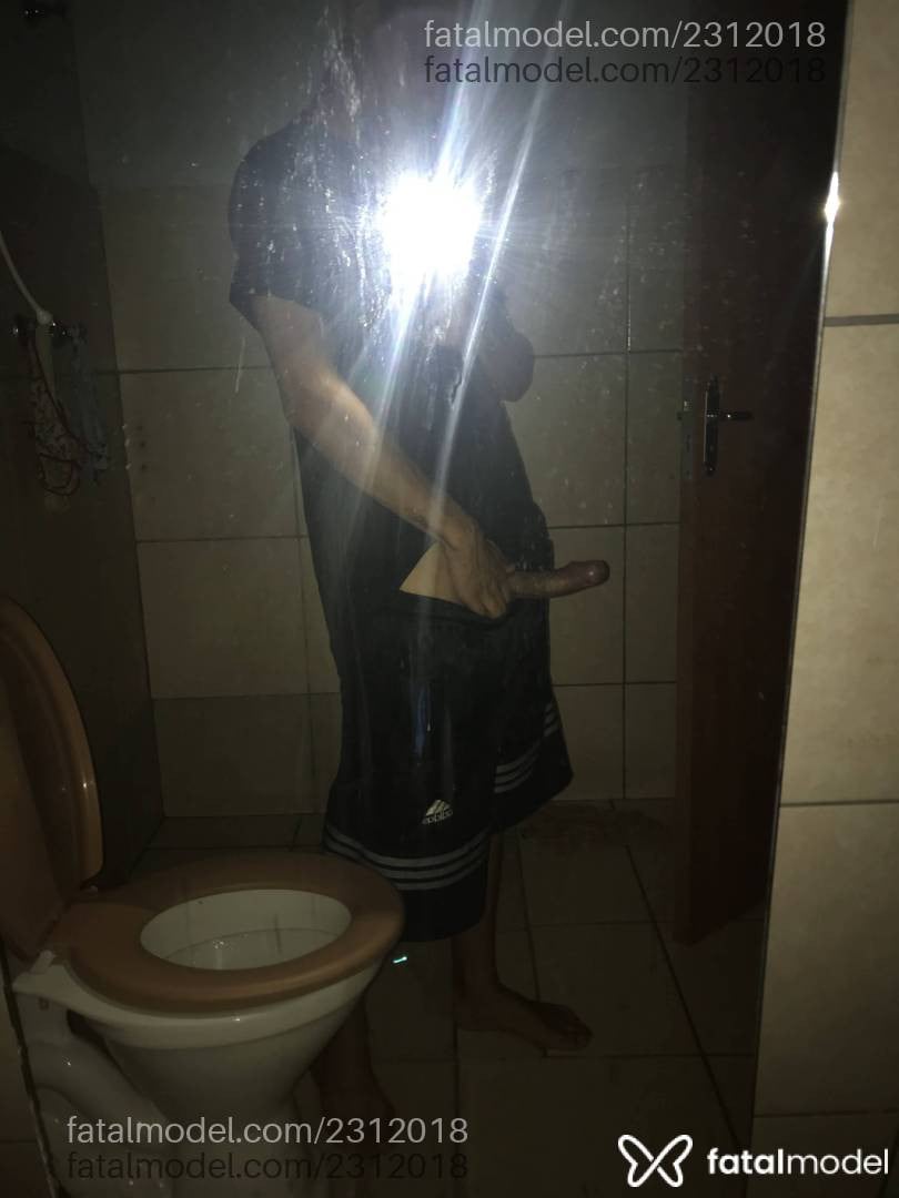 Acompanhante homem com cabelo castanho de olhos castanhos em Canoas - Henrique