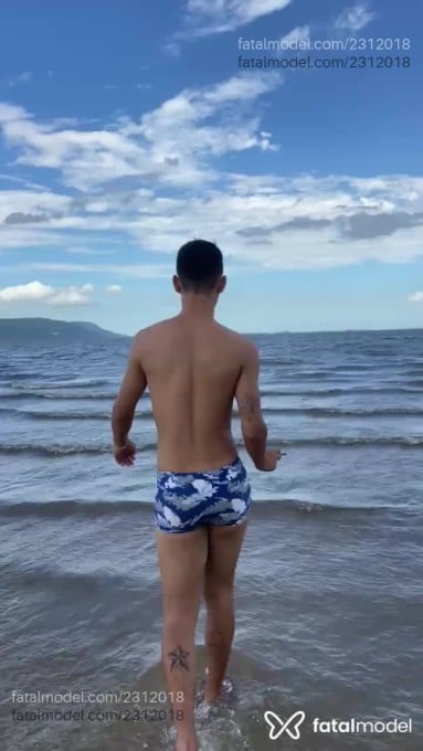 Acompanhante homem com cabelo castanho de olhos castanhos em Canoas - Henrique