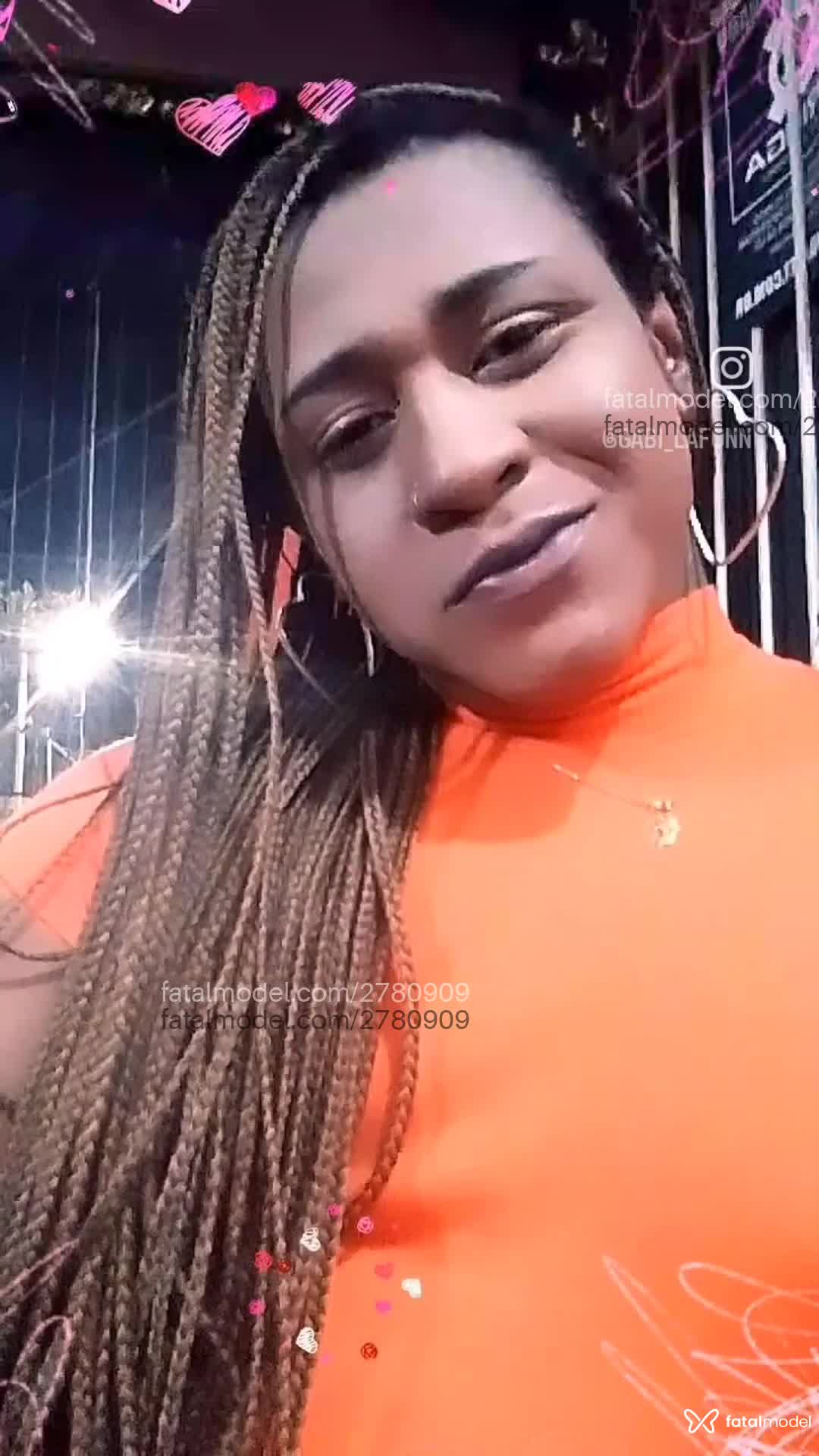 Acompanhante mulher com cabelo castanho de olhos castanhos em Itajaí - Gabilafonn