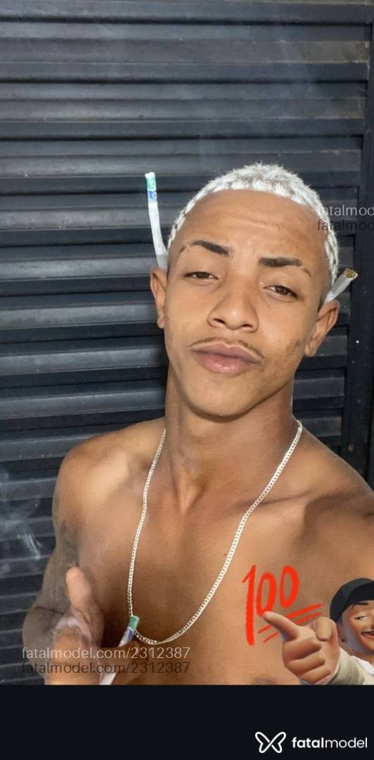 Acompanhante homem com cabelo colorido de olhos castanhos em Maricá - Pedro Gatti