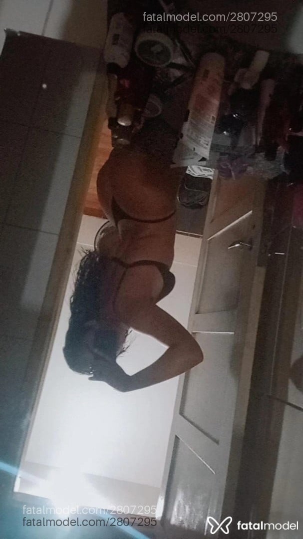 Acompanhante mulher morena (o) de olhos mel em Rio de Janeiro - Isis Becker