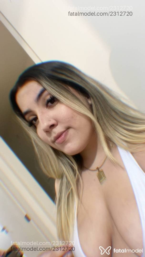 Acompanhante mulher loira (o) de olhos castanhos - Vitória
