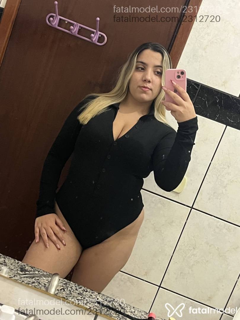 Acompanhante mulher loira (o) de olhos castanhos em Maringá - Vitória
