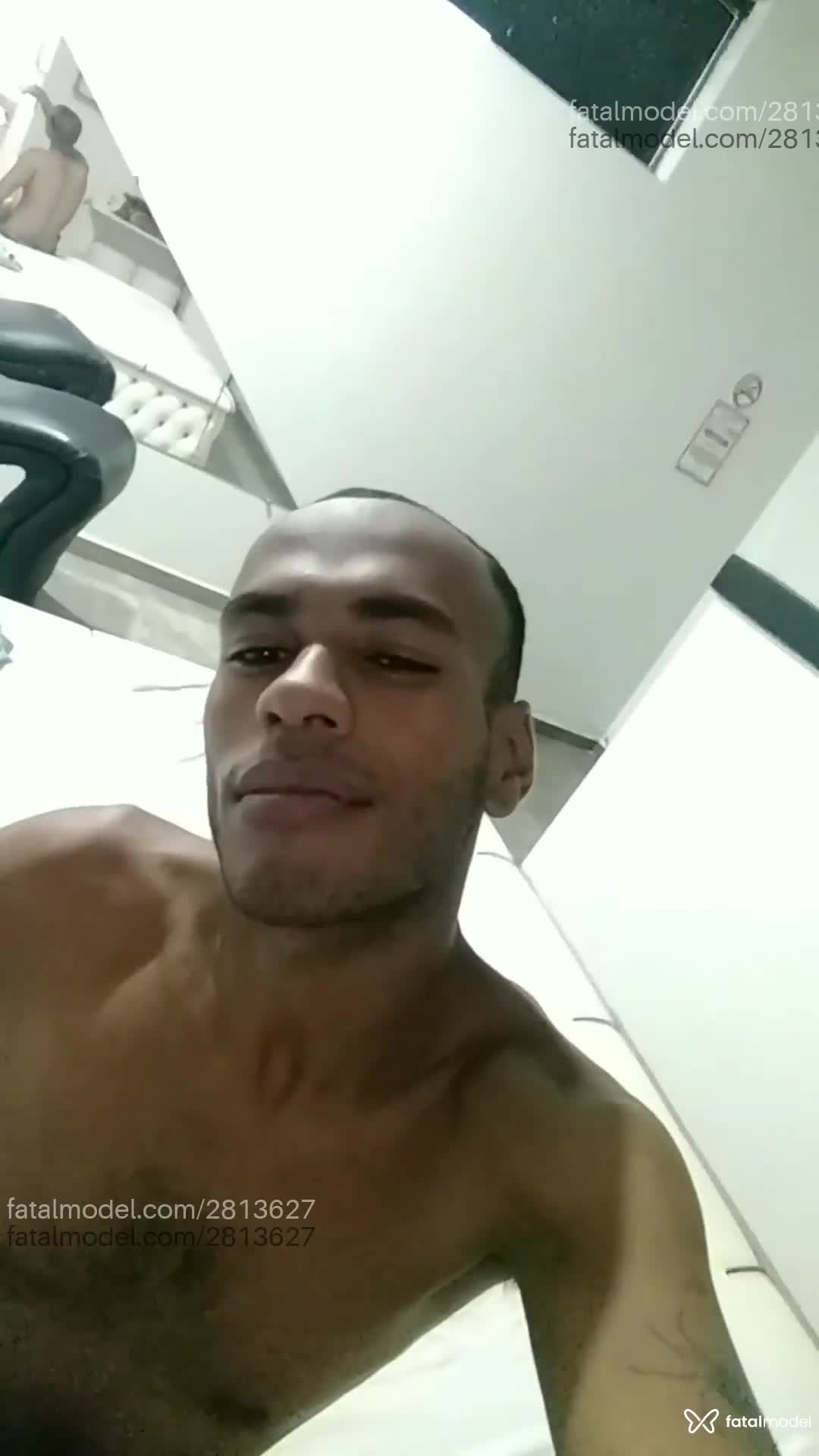 Acompanhante homem morena (o) de olhos castanhos em Toledo - Gustavo Munhoz