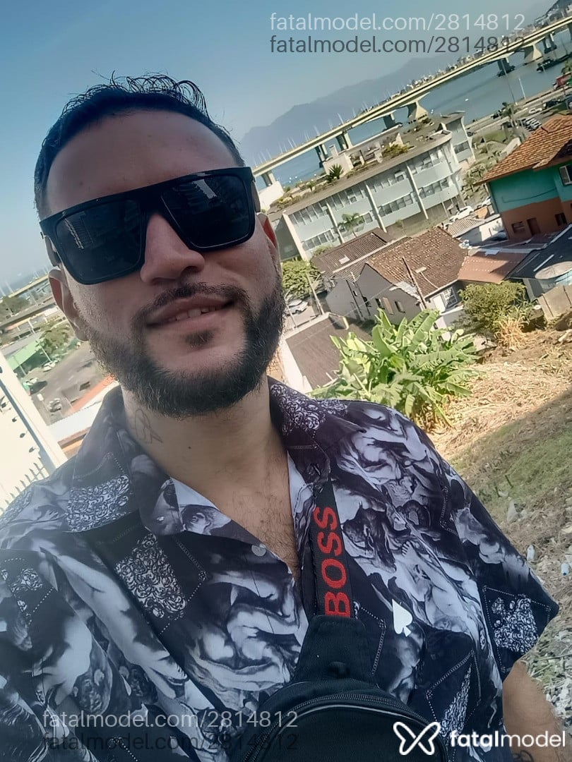 Acompanhante homem morena (o) de olhos castanhos em Cachoeirinha - Douglas