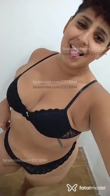 Acompanhante mulher com cabelo castanho de olhos castanhos - Jamilly Sousa