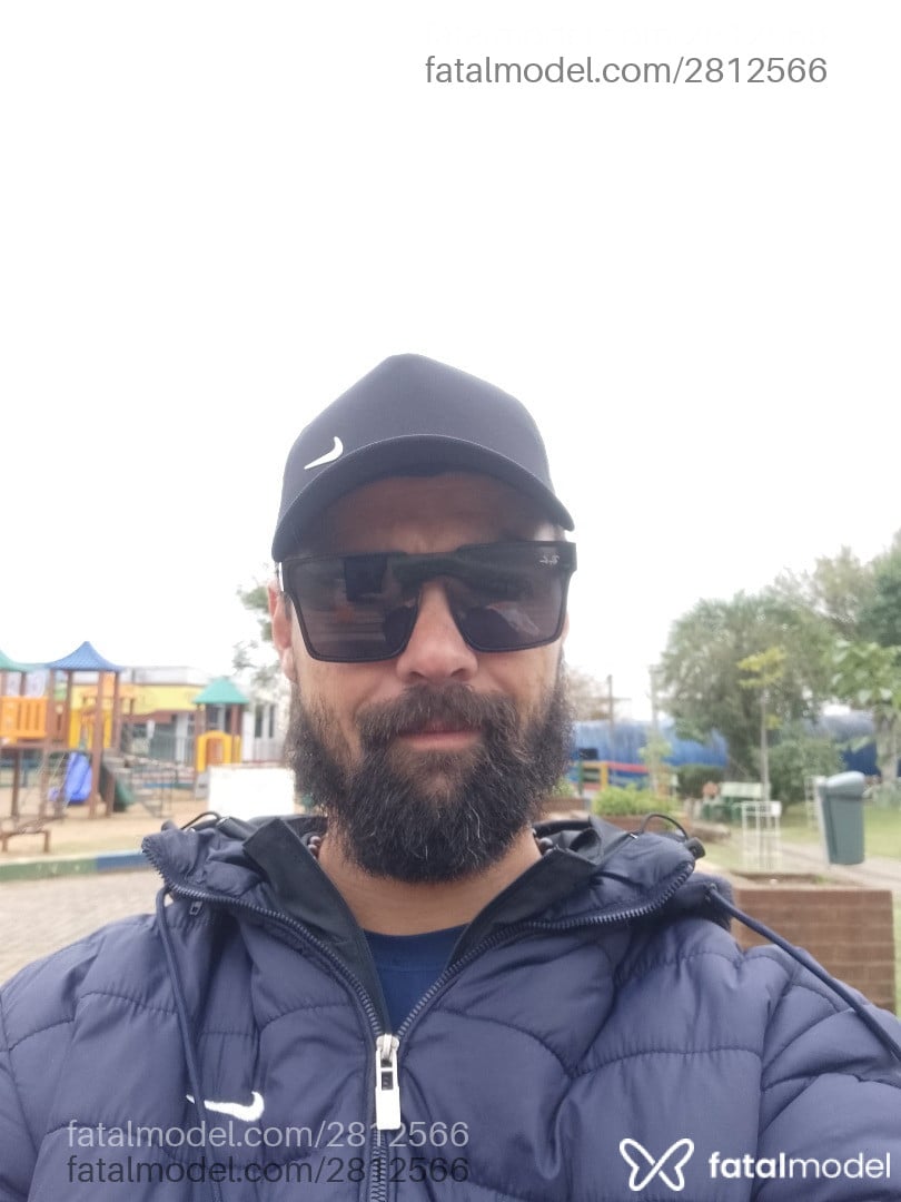 Acompanhante homem com cabelo castanho de olhos castanhos em Montenegro Acompanhante homem com cabelo castanho de olhos castanhos em Montenegro - Rodrigo