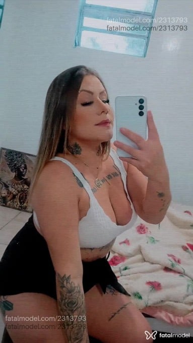 Acompanhante mulher loira (o) de olhos castanhos em Chapecó - Jhully Alves