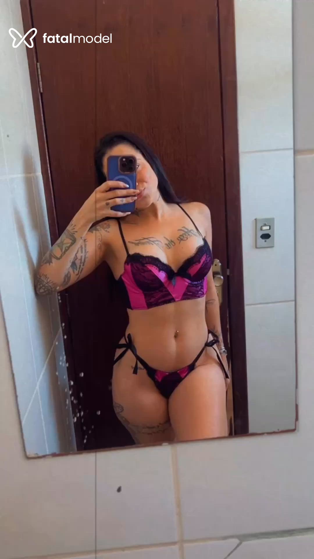 Acompanhante mulher morena (o) de olhos castanhos - Melissa Freitas Acompanhante mulher morena (o) de olhos castanhos - Melissa Freitas