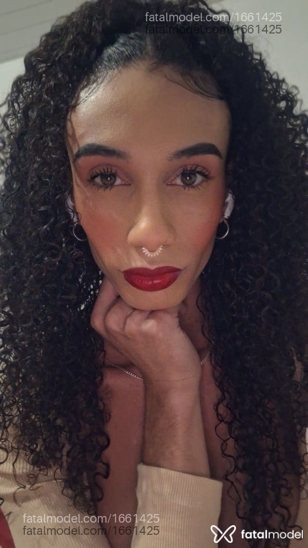 Acompanhante travesti morena (o) de olhos pretos em Franca - Medusa