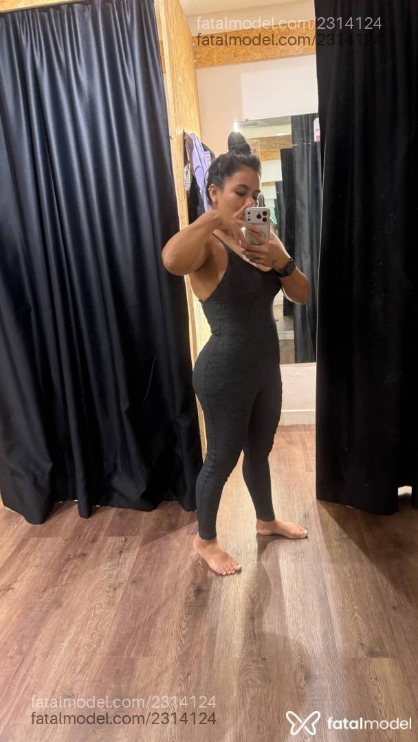 Acompanhante mulher com cabelo castanho de olhos castanhos - Afrodite