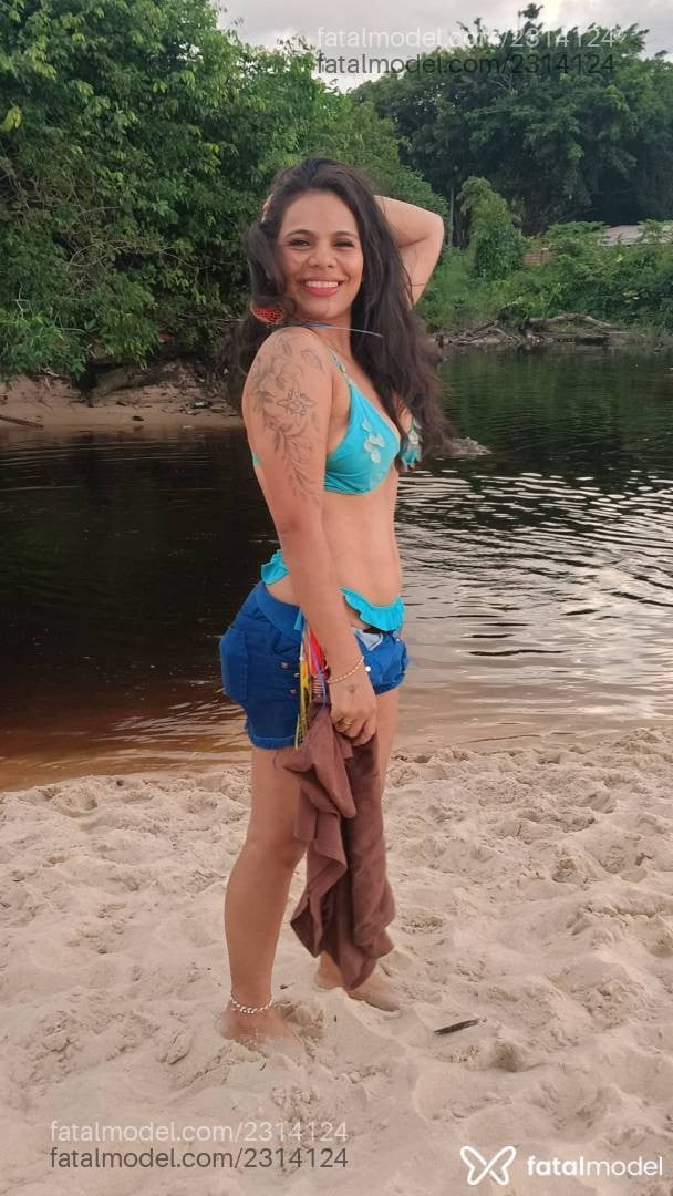 Acompanhante mulher com cabelo castanho de olhos castanhos - Afrodite