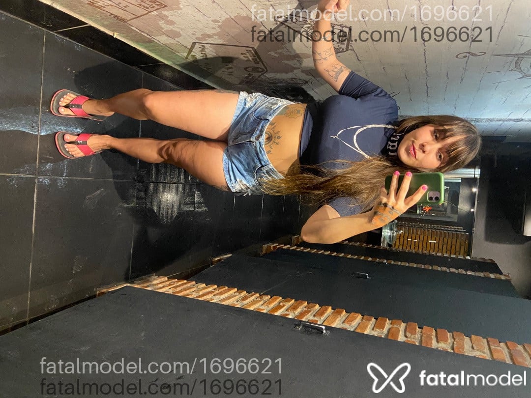 Acompanhante mulher loira (o) de olhos castanhos em Goiânia - Solar