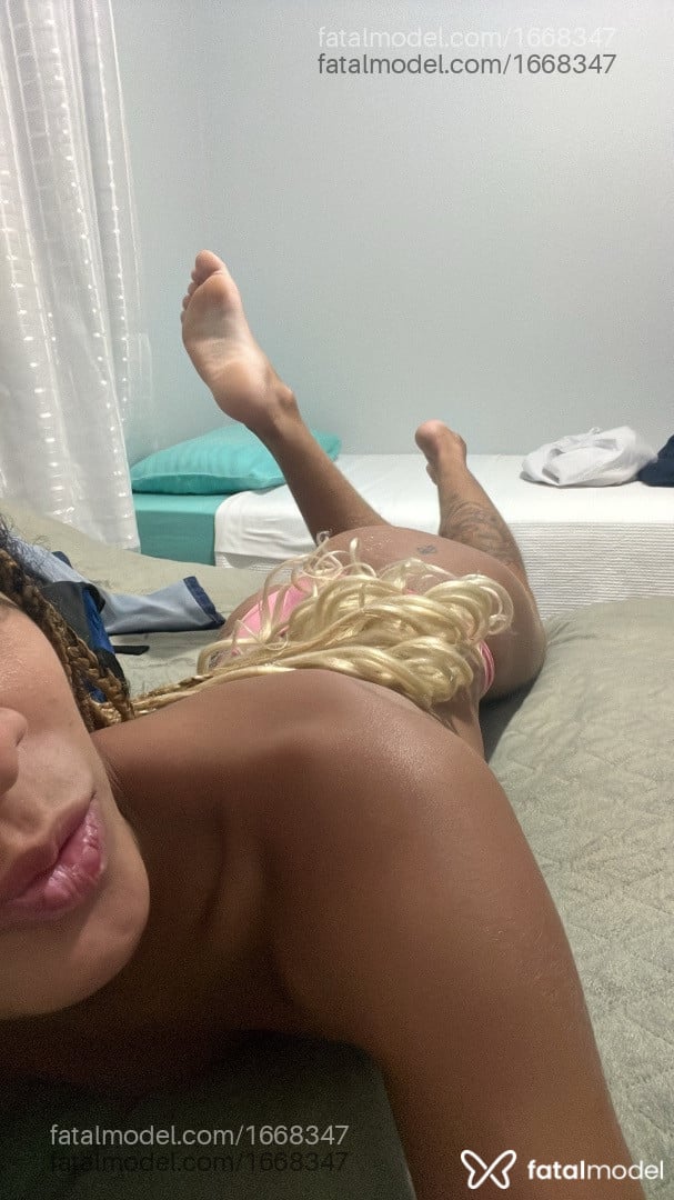 Acompanhante mulher trans morena (o) de olhos castanhos em Atilio Vivacqua - Patricia Coswosck