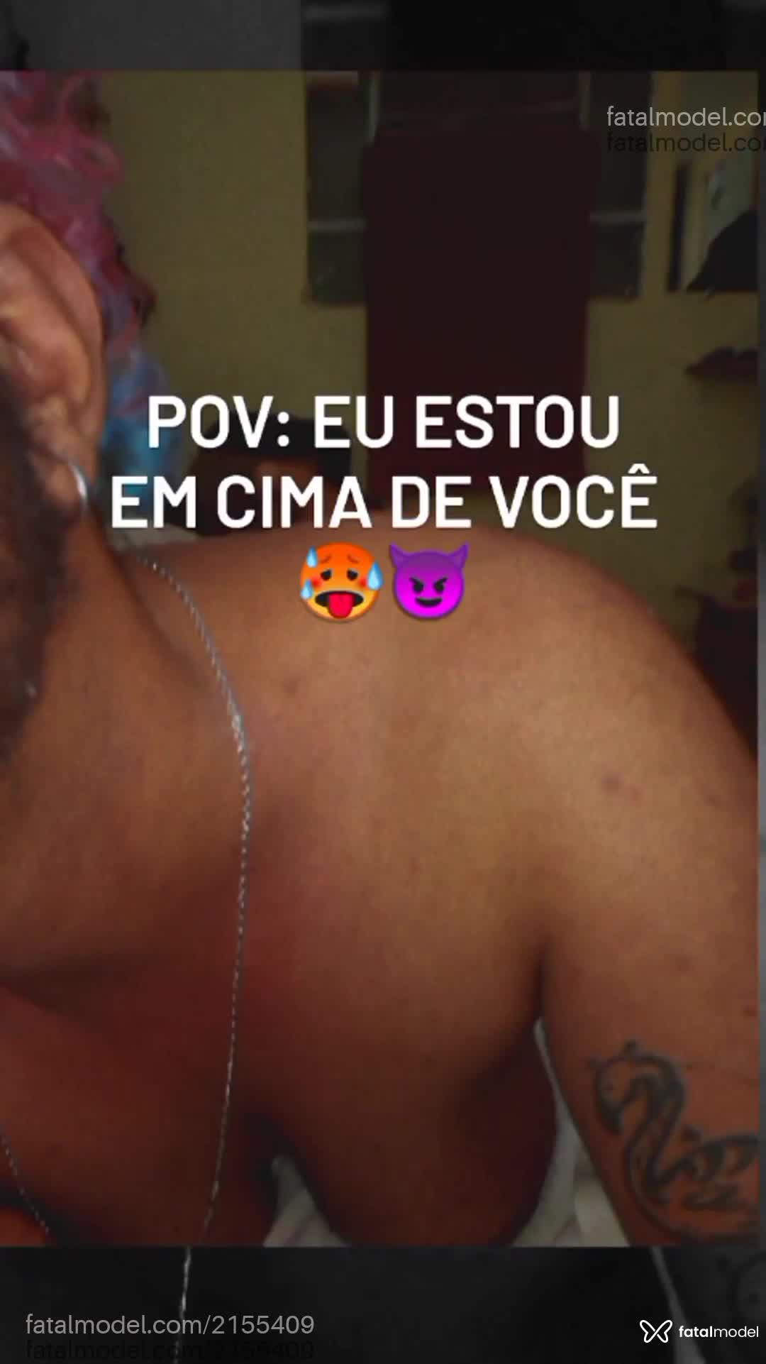 Acompanhante homem trans com cabelo colorido de olhos castanhos em Virtual - Kauã