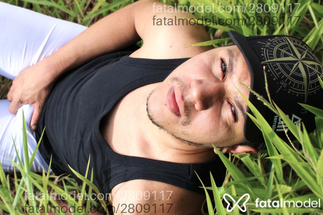 Acompanhante homem morena (o) de olhos castanhos em Campo Grande - Markus