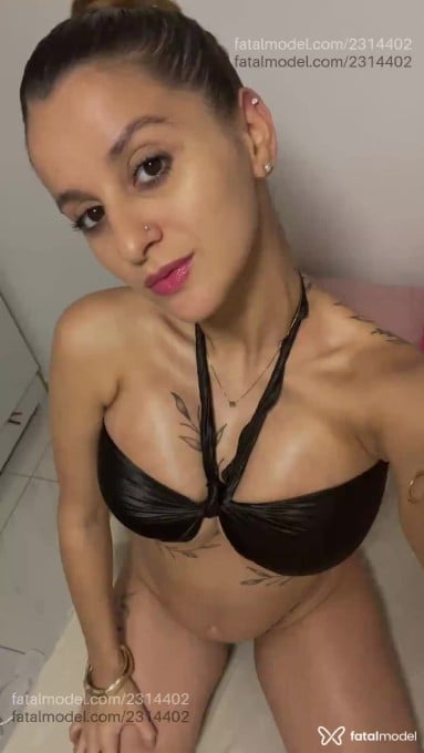 Acompanhante mulher com cabelo castanho de olhos castanhos - Camilly Santos Acompanhante mulher com cabelo castanho de olhos castanhos - Camilly Santos