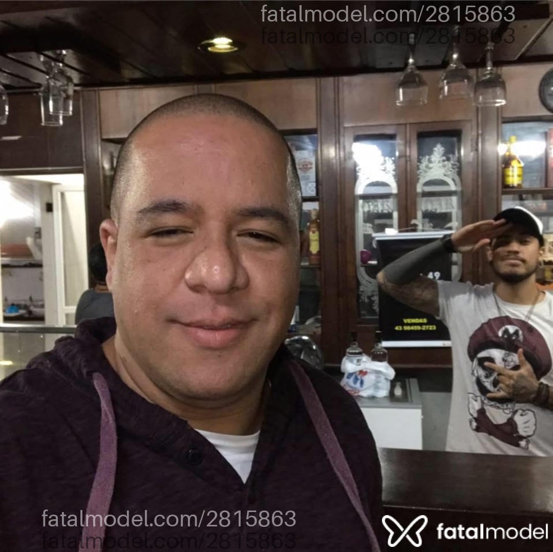 Acompanhante homem morena (o) de olhos castanhos em Londrina - Carlo