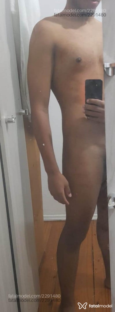 Acompanhante homem sem cabelo de olhos pretos em Porto Alegre - Kazuma Satou