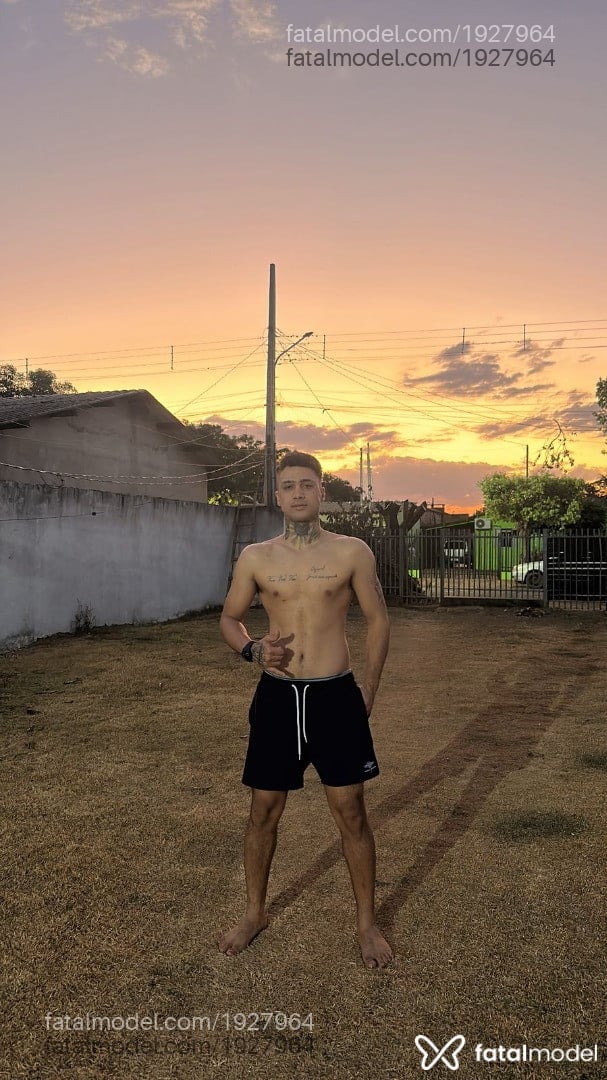 Acompanhante homem com cabelo castanho de olhos castanhos em São José do Rio Preto Acompanhante homem com cabelo castanho de olhos castanhos em São José do Rio Preto - Matheus Nobre