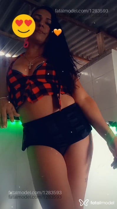 Acompanhante mulher trans morena (o) de olhos castanhos em Rio das Ostras - Luh Unamar
