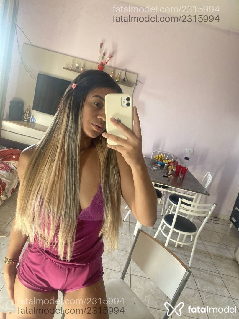 Acompanhante mulher morena (o) de olhos pretos - Larine