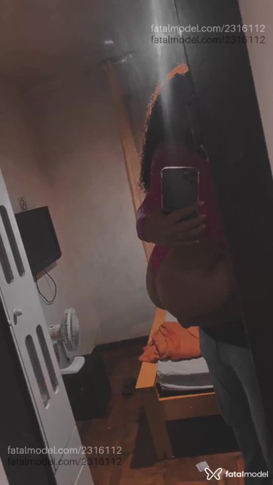 Acompanhante mulher com cabelo castanho de olhos castanhos - Heloisa
