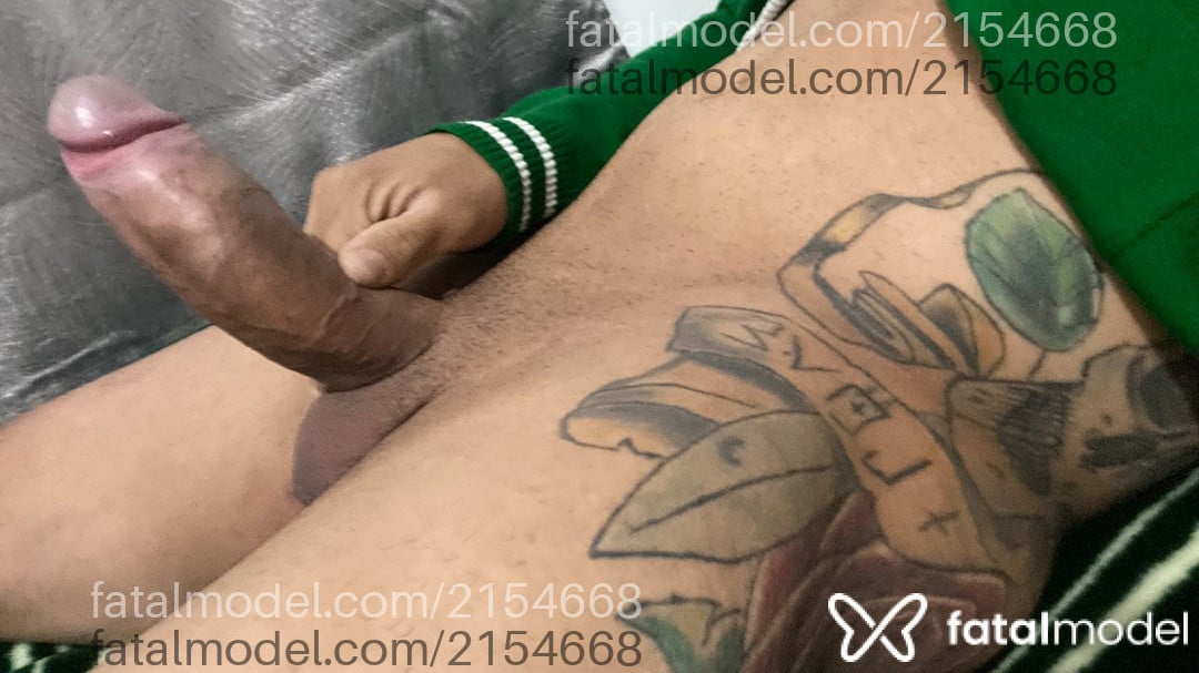 Acompanhante homem com cabelo castanho de olhos verdes em Virtual - Breno