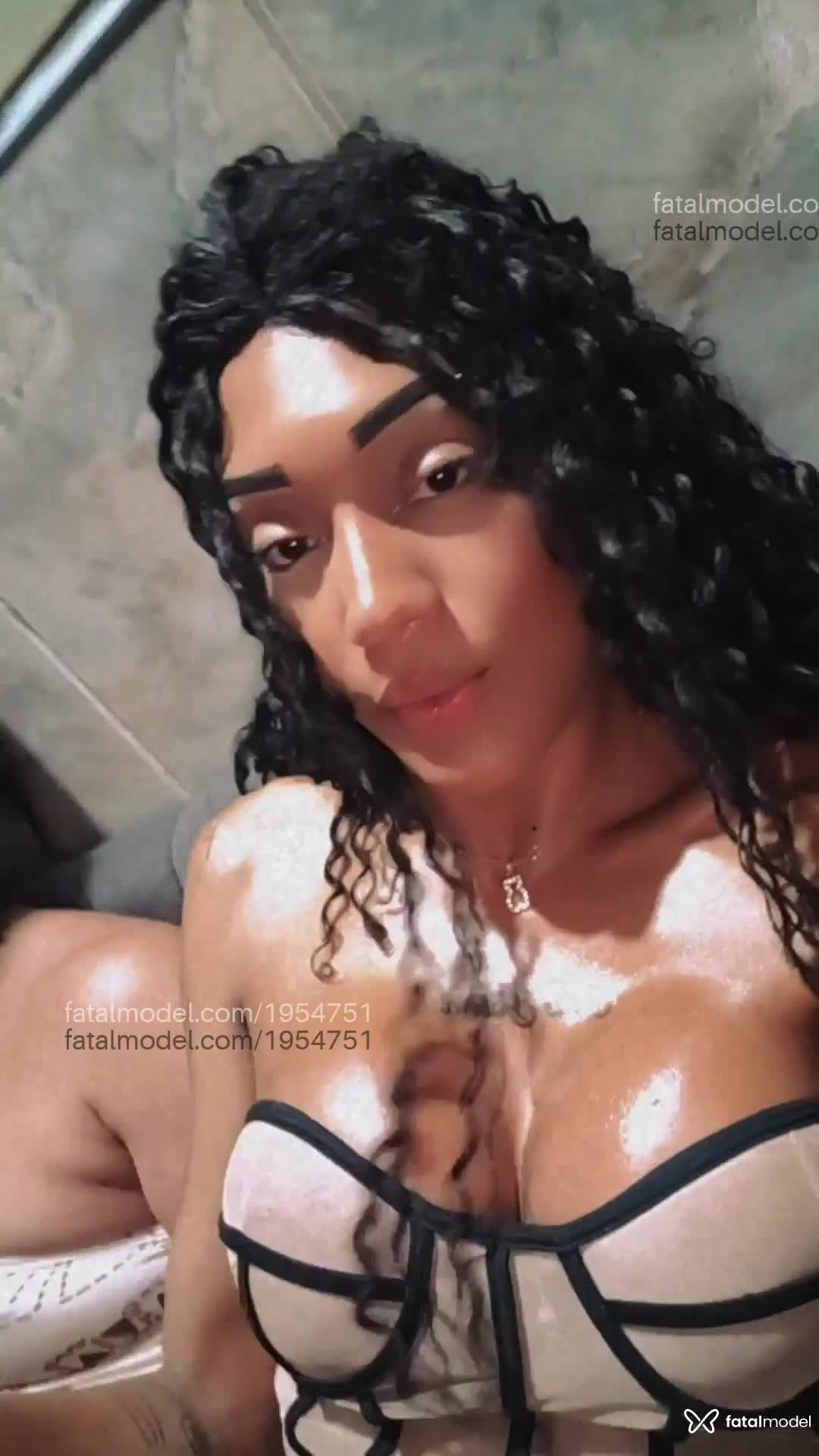 Acompanhante mulher trans morena (o) de olhos castanhos em Guarulhos - Allicy Pinheiro
