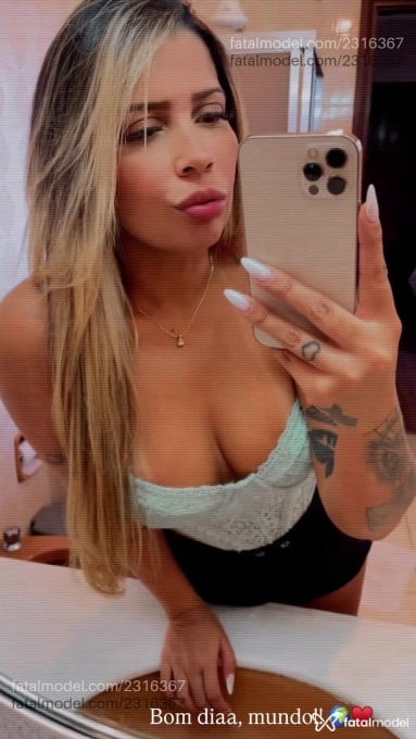 Acompanhante mulher loira (o) de olhos mel - Bruna Sanchez