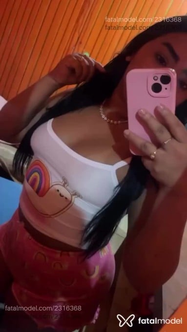 Acompanhante mulher loira (o) de olhos castanhos - Larrisa Barros