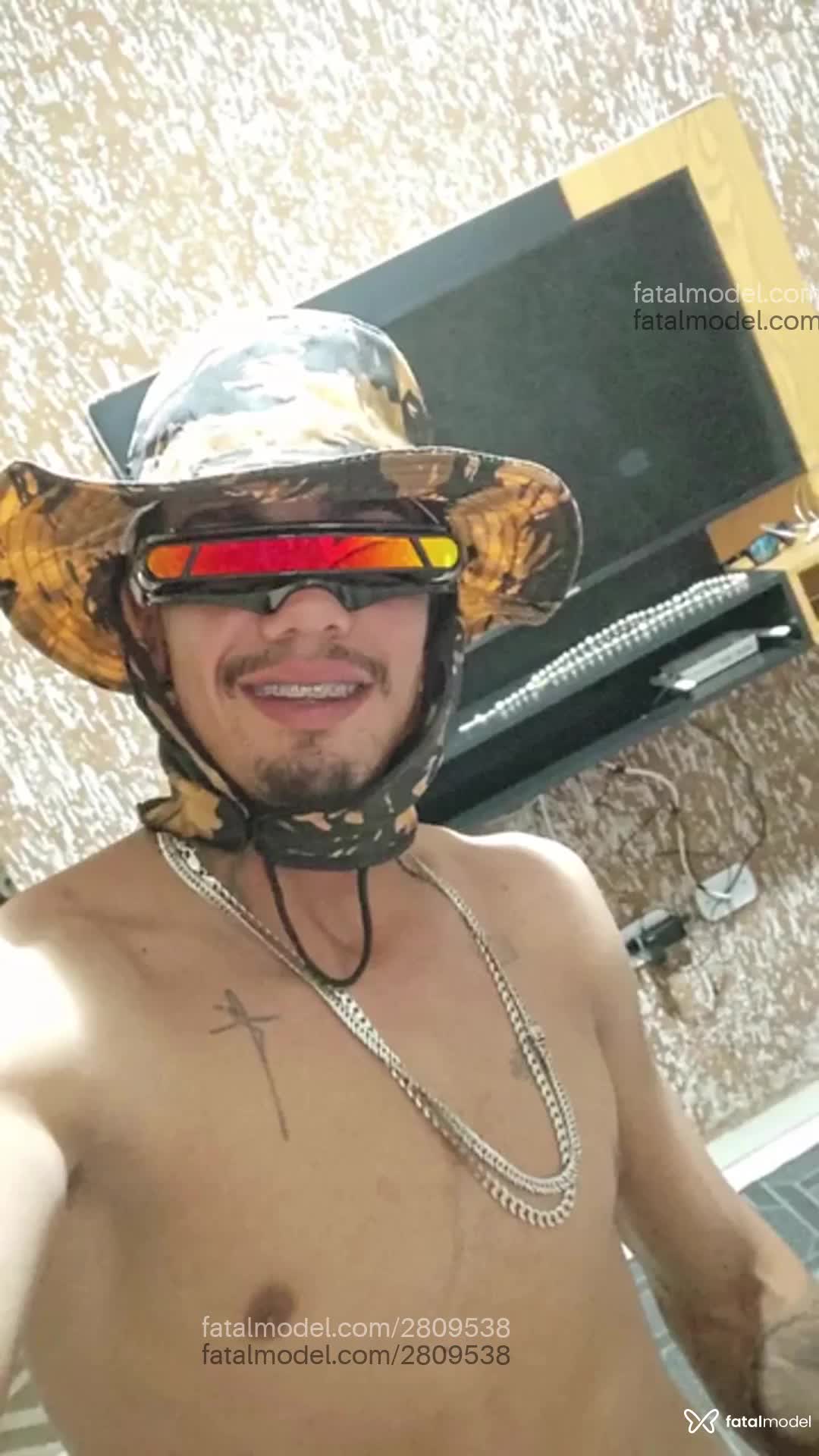 Acompanhante homem morena (o) de olhos castanhos em Londrina - Matheus Henrique
