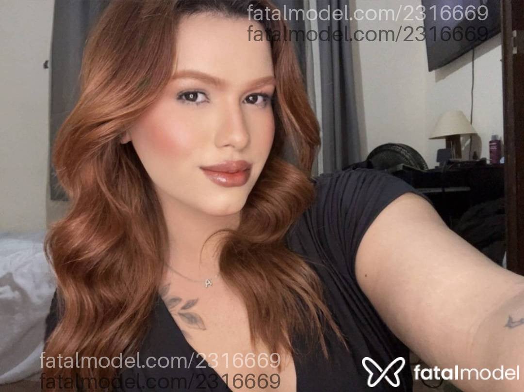 Acompanhante mulher trans ruiva (o) de olhos castanhos em Belo Horizonte - Luisa Pinto