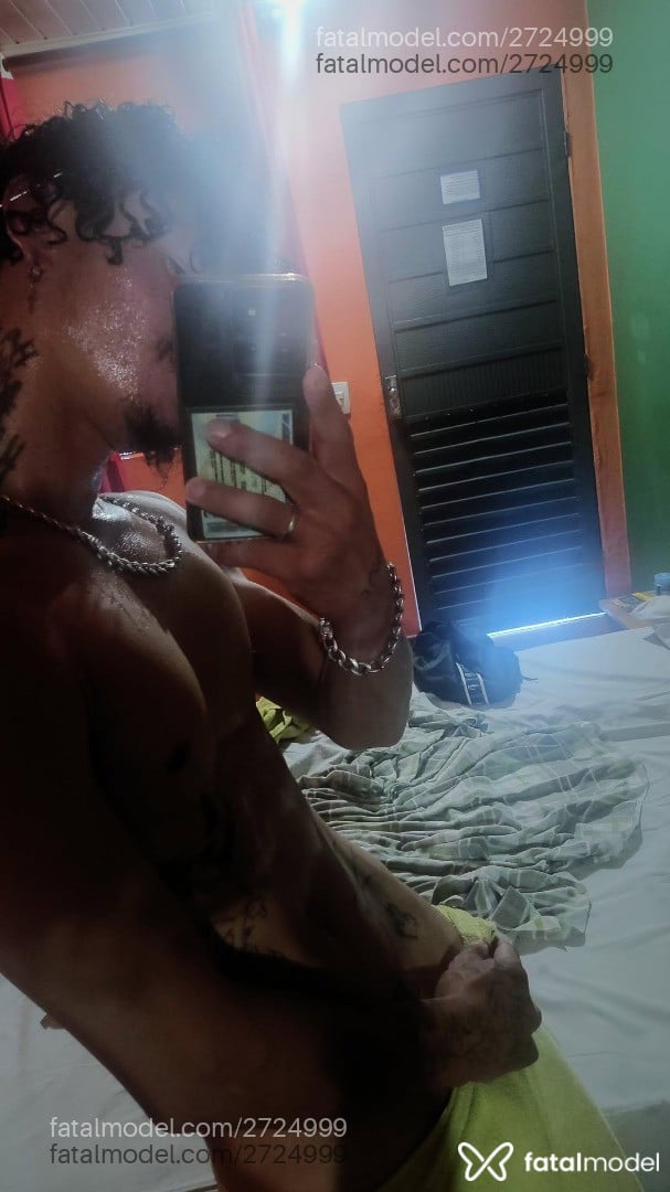 Acompanhante homem morena (o) de olhos castanhos - Rauan Acompanhante homem morena (o) de olhos castanhos - Rauan