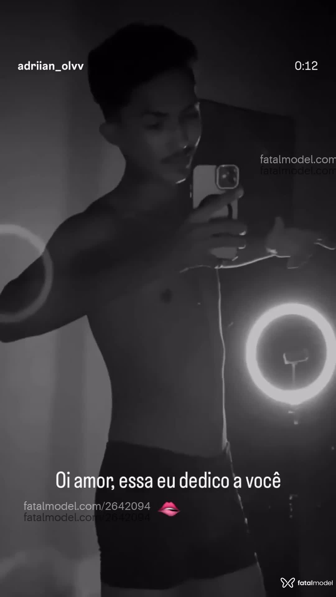 Acompanhante homem morena (o) de olhos castanhos em Virtual - Adrian Oliveira