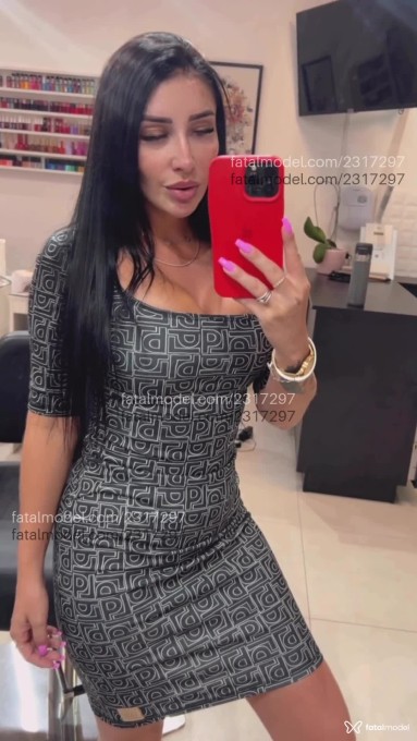 Acompanhante mulher com cabelo castanho de olhos verdes em Carlos Barbosa - Manoela
