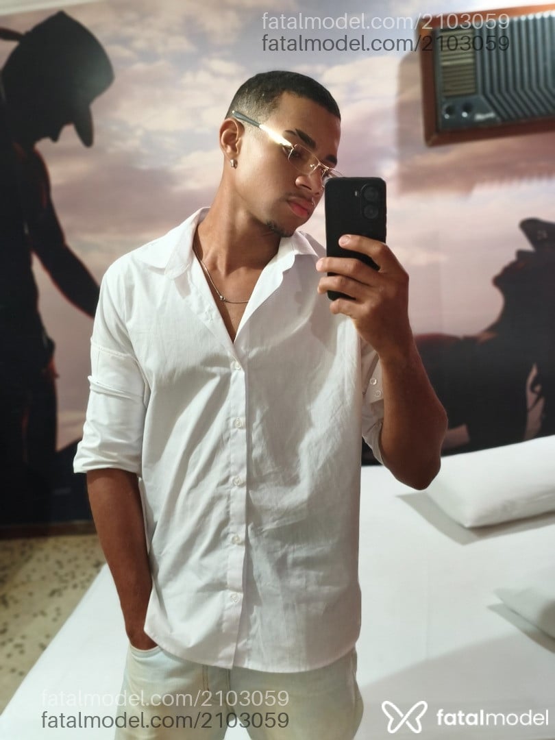 Acompanhante homem morena (o) de olhos pretos em Uberlândia - Baiano