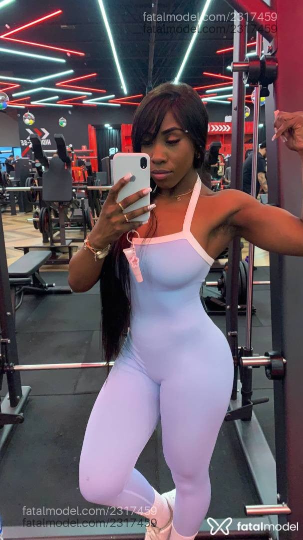 Acompanhante mulher com cabelo castanho de olhos pretos em São Paulo Acompanhante mulher com cabelo castanho de olhos pretos em São Paulo - Pretarara