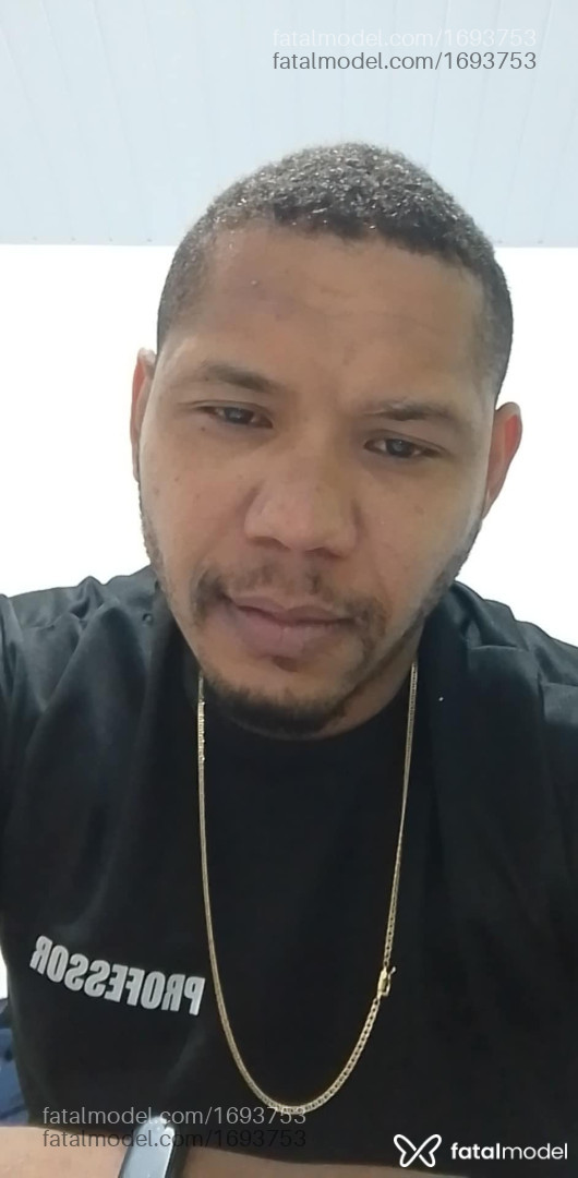 Acompanhante homem morena (o) de olhos pretos em Virtual Acompanhante homem morena (o) de olhos pretos em Virtual - Maximiliano