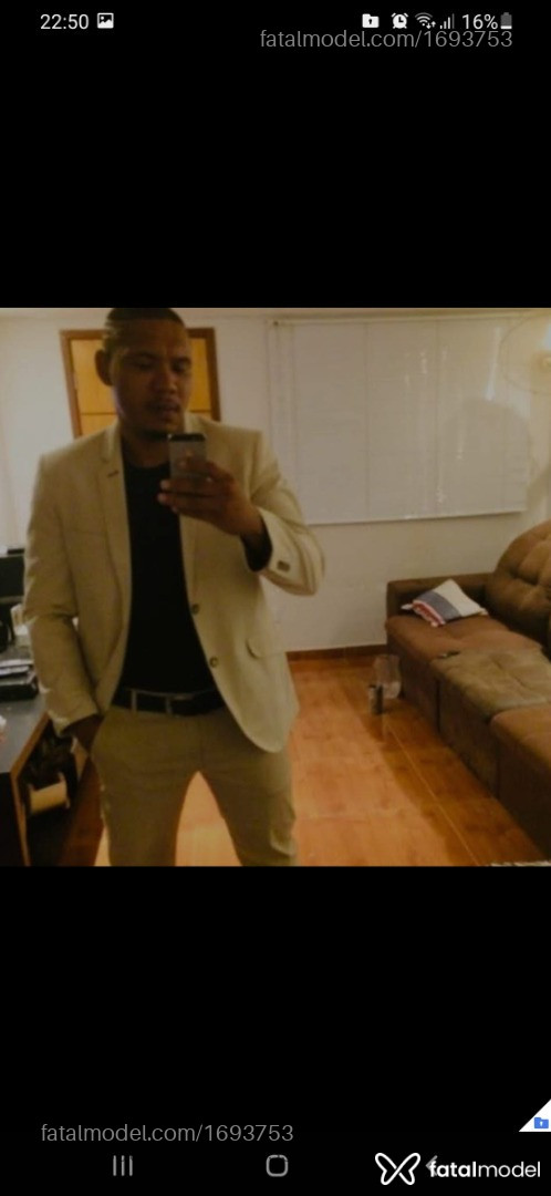 Acompanhante homem morena (o) de olhos pretos em Virtual Acompanhante homem morena (o) de olhos pretos em Virtual - Maximiliano