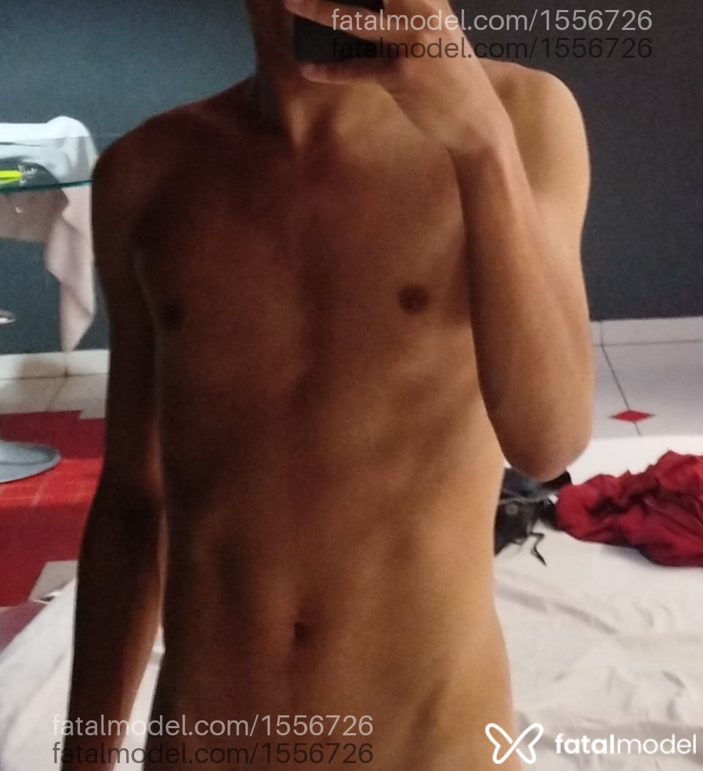 Acompanhante homem com cabelo castanho de olhos castanhos em Parobé - Matheus Souza