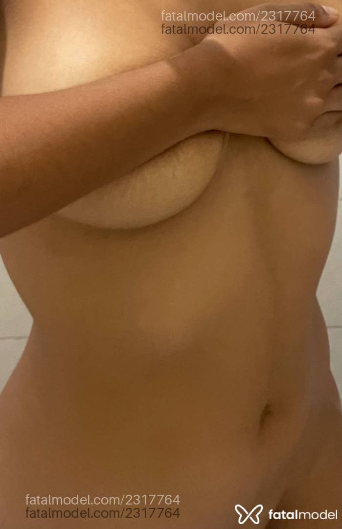 Acompanhante mulher com cabelo castanho de olhos pretos em São Paulo Acompanhante mulher com cabelo castanho de olhos pretos em São Paulo - Melaine