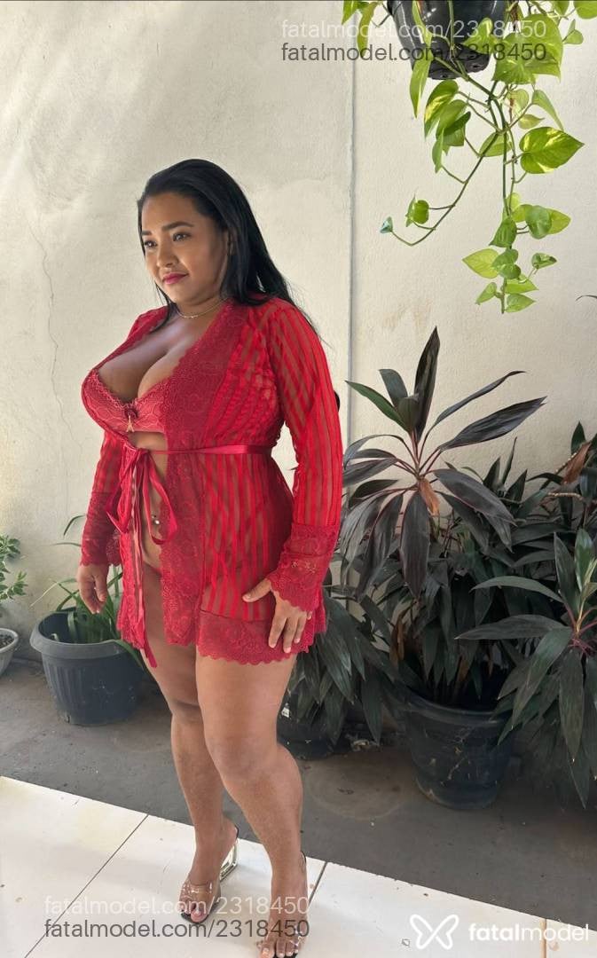 Acompanhante mulher com cabelo castanho de olhos pretos - Solange